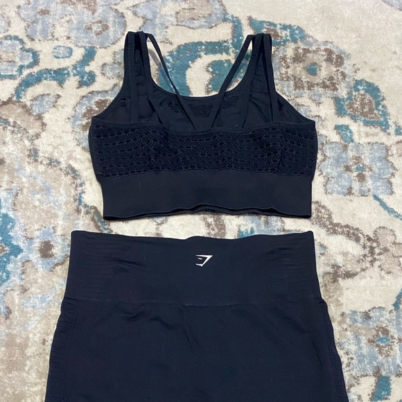 Gymshark Energy+ Seamless Crop Top in Black - Size Medium - Picture 2 of 4